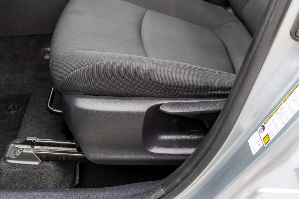 Toyota Corolla Cross LE AWD **JAMAIS ACCIDENTÉ+CARPLAY+CAMÉRA** 2023 à Charlemagne, Québec - 25 - w1024h768px