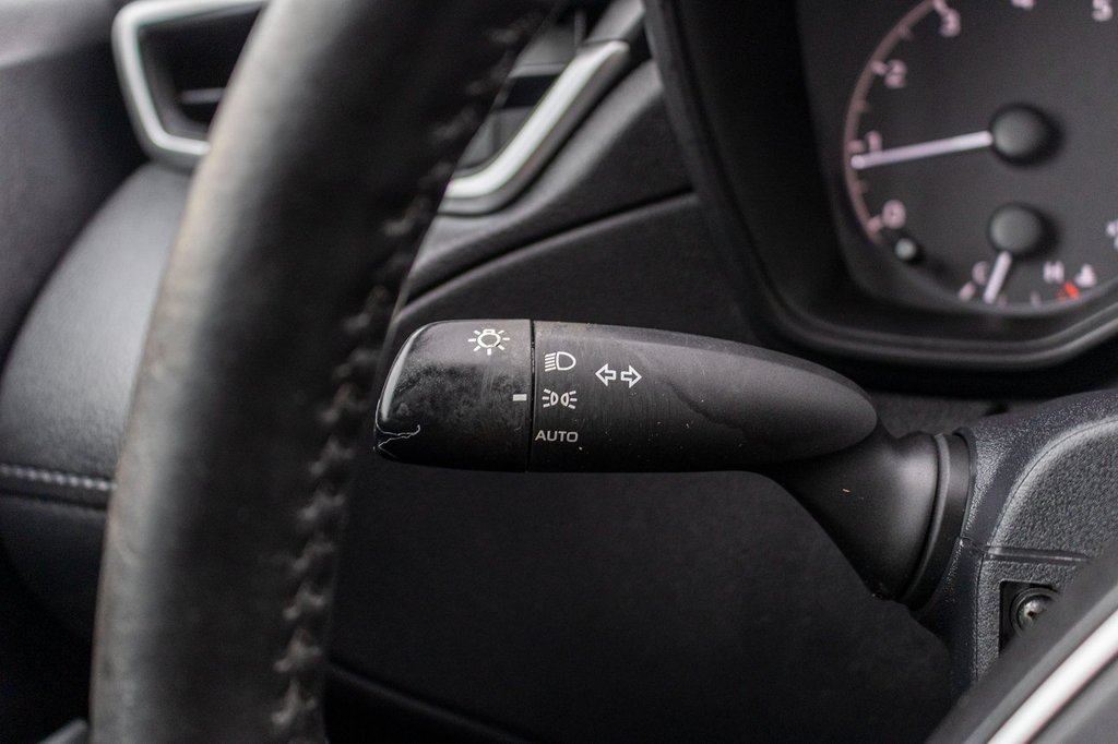 Toyota Corolla Cross LE AWD **JAMAIS ACCIDENTÉ+CARPLAY+CAMÉRA** 2023 à Charlemagne, Québec - 19 - w1024h768px