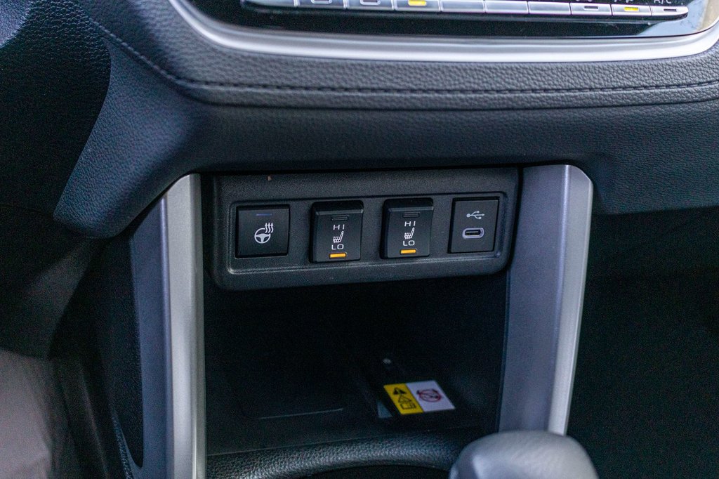 Toyota COROLLA CROSS HYBRIDE XSE 2023 à Charlemagne, Québec - 16 - w1024h768px