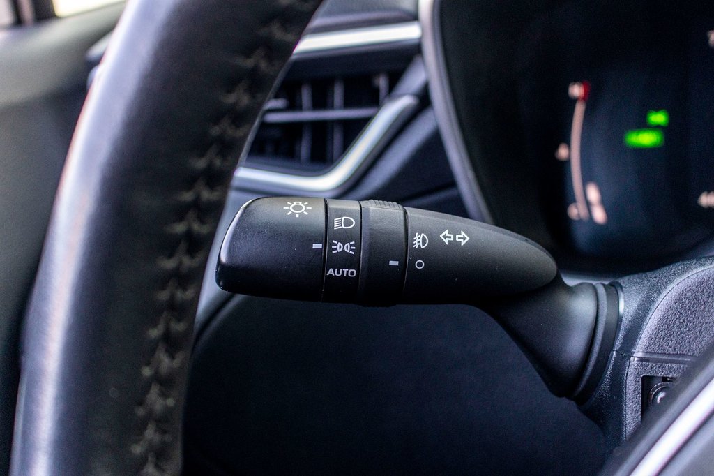 Toyota COROLLA CROSS HYBRIDE XSE 2023 à Charlemagne, Québec - 19 - w1024h768px