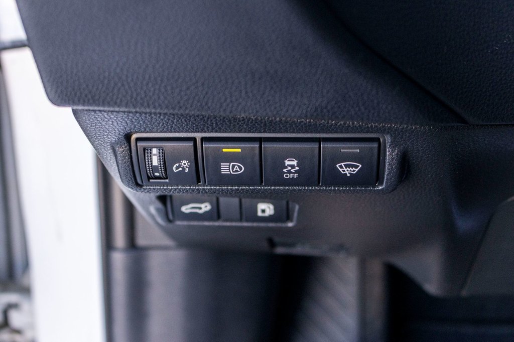 Toyota COROLLA CROSS HYBRIDE XSE 2023 à Charlemagne, Québec - 22 - w1024h768px