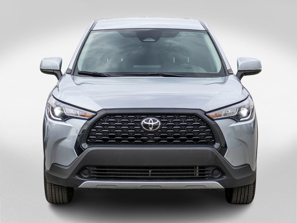 2023 Toyota Corolla Cross LE in Charlemagne, Quebec - 2 - w1024h768px