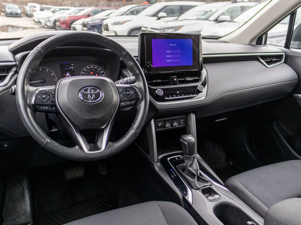 2023 Toyota Corolla Cross LE in Charlemagne, Quebec - 7 - w1024h768px