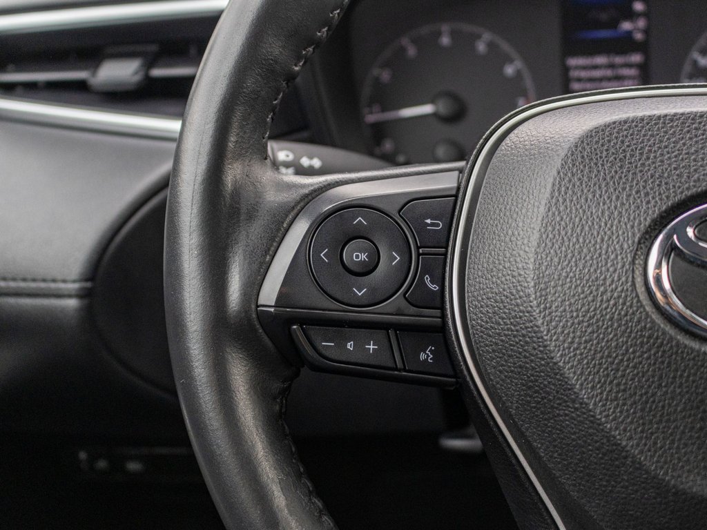 2023 Toyota Corolla Cross LE in Charlemagne, Quebec - 11 - w1024h768px