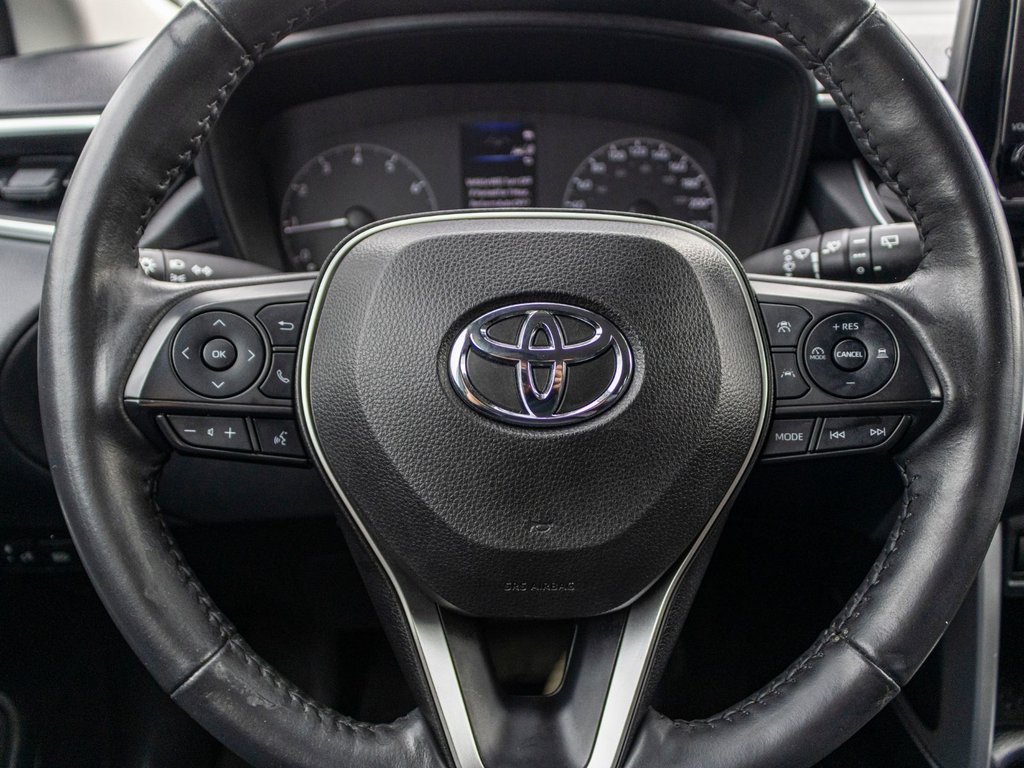 2023 Toyota Corolla Cross LE in Charlemagne, Quebec - 10 - w1024h768px
