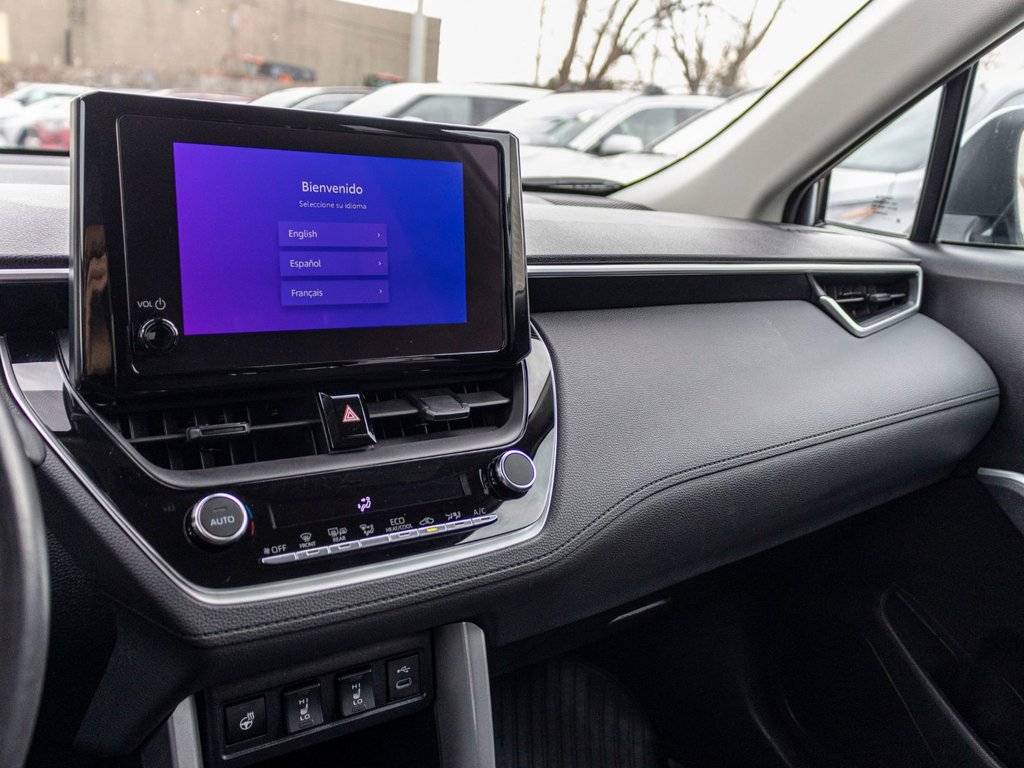 2023 Toyota Corolla Cross LE in Charlemagne, Quebec - 13 - w1024h768px