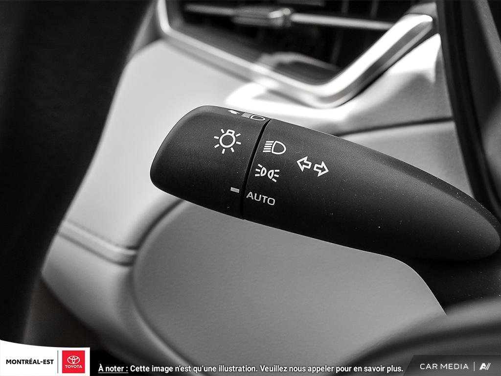 2025 Toyota COROLLA CROSS L FWD in Charlemagne, Quebec - 23 - w1024h768px