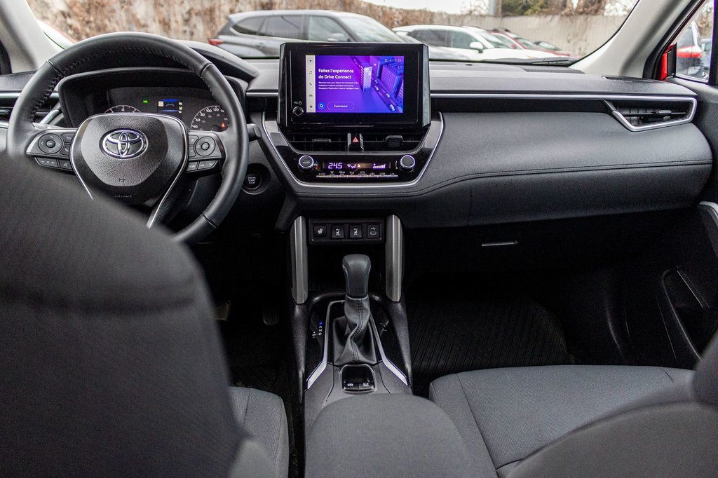 2025 Toyota Corolla Cross LE in Charlemagne, Quebec - 23 - w1024h768px