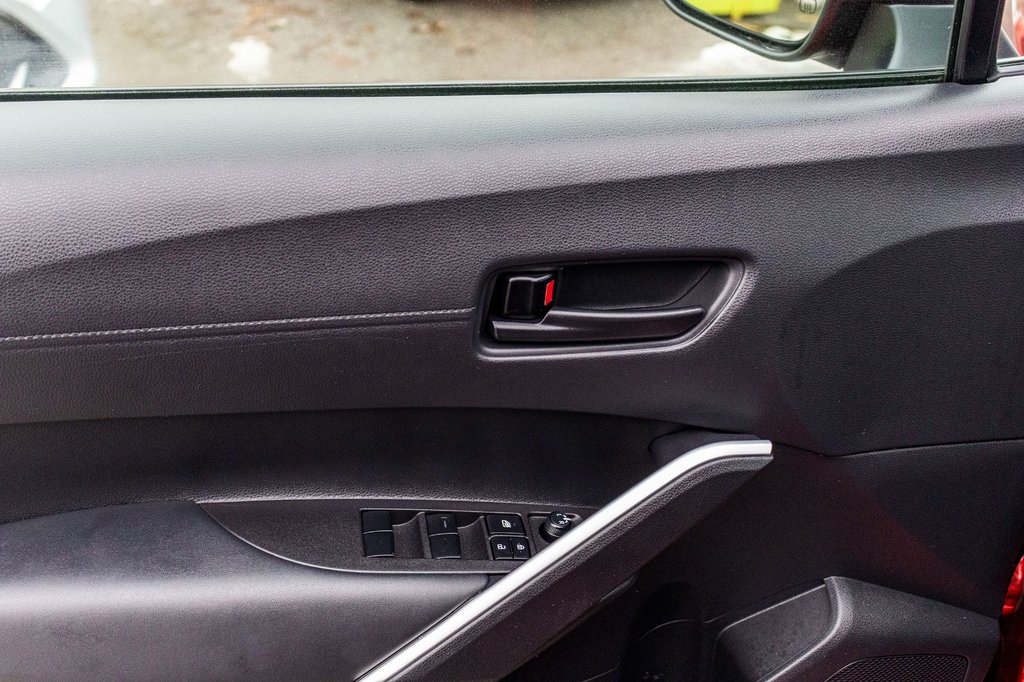 2025 Toyota Corolla Cross LE in Charlemagne, Quebec - 27 - w1024h768px