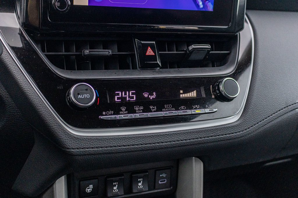 2025 Toyota Corolla Cross LE in Charlemagne, Quebec - 14 - w1024h768px