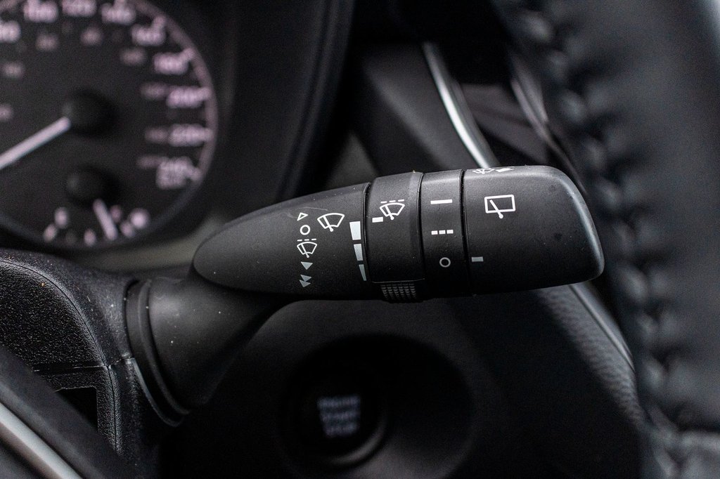 2025 Toyota Corolla Cross LE in Charlemagne, Quebec - 20 - w1024h768px