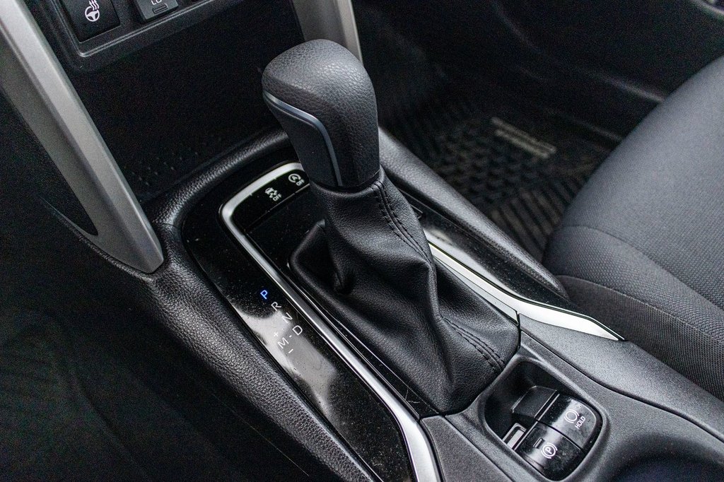 2025 Toyota Corolla Cross LE in Charlemagne, Quebec - 15 - w1024h768px