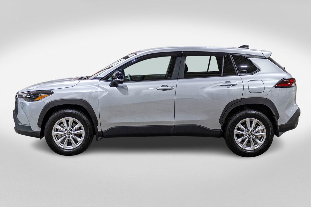 Toyota Corolla Cross LE 2026 à Charlemagne, Québec - 3 - w1024h768px