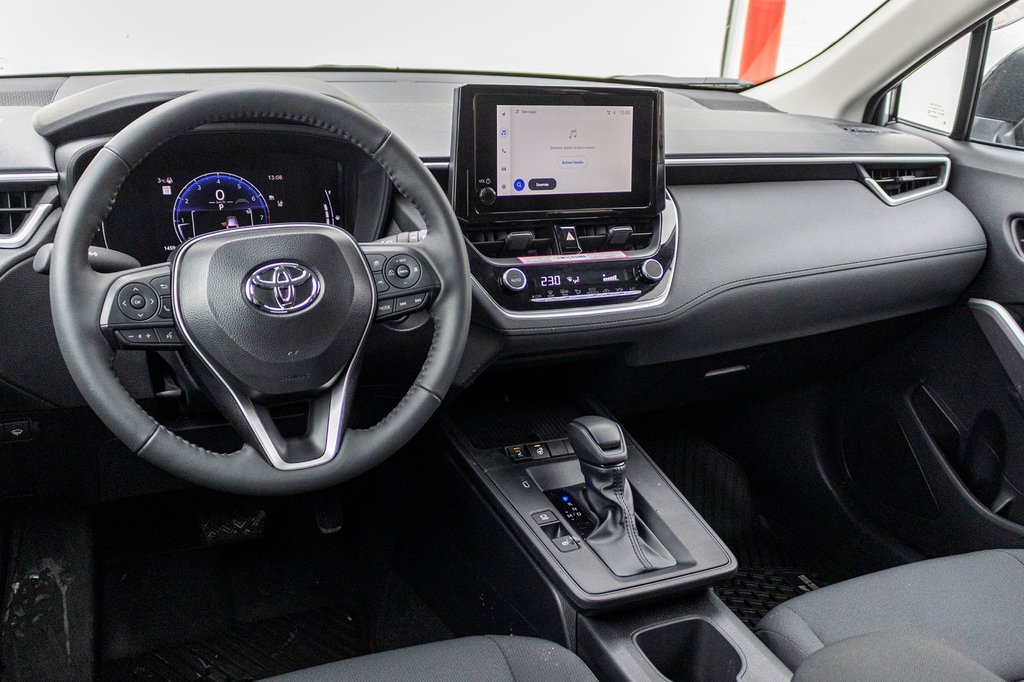 Toyota Corolla Cross LE 2026 à Charlemagne, Québec - 7 - w1024h768px
