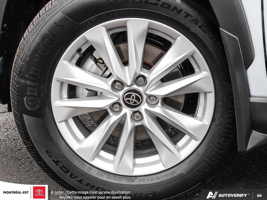 2026 Toyota Corolla Cross LE AWD in Charlemagne, Quebec - 8 - w1024h768px
