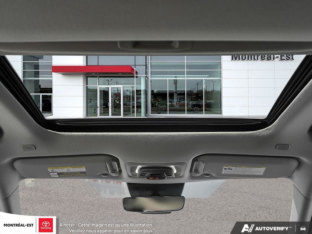 2026 Toyota Corolla Cross XLE AWD in Charlemagne, Quebec - 25 - w1024h768px
