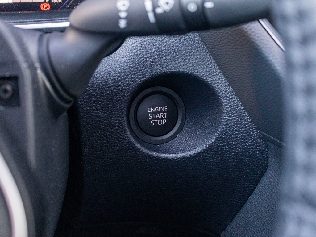 2026 Toyota Corolla Cross XLE AWD **JAMAIS ACCIDENTÉ+TOIT+CUIR+18PO** in Saint-Jérôme, Quebec - 19 - w1024h768px