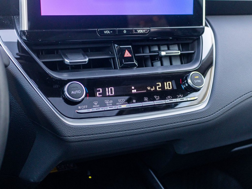 2026 Toyota Corolla Cross XLE AWD **JAMAIS ACCIDENTÉ+TOIT+CUIR+18PO** in Saint-Jérôme, Quebec - 13 - w1024h768px