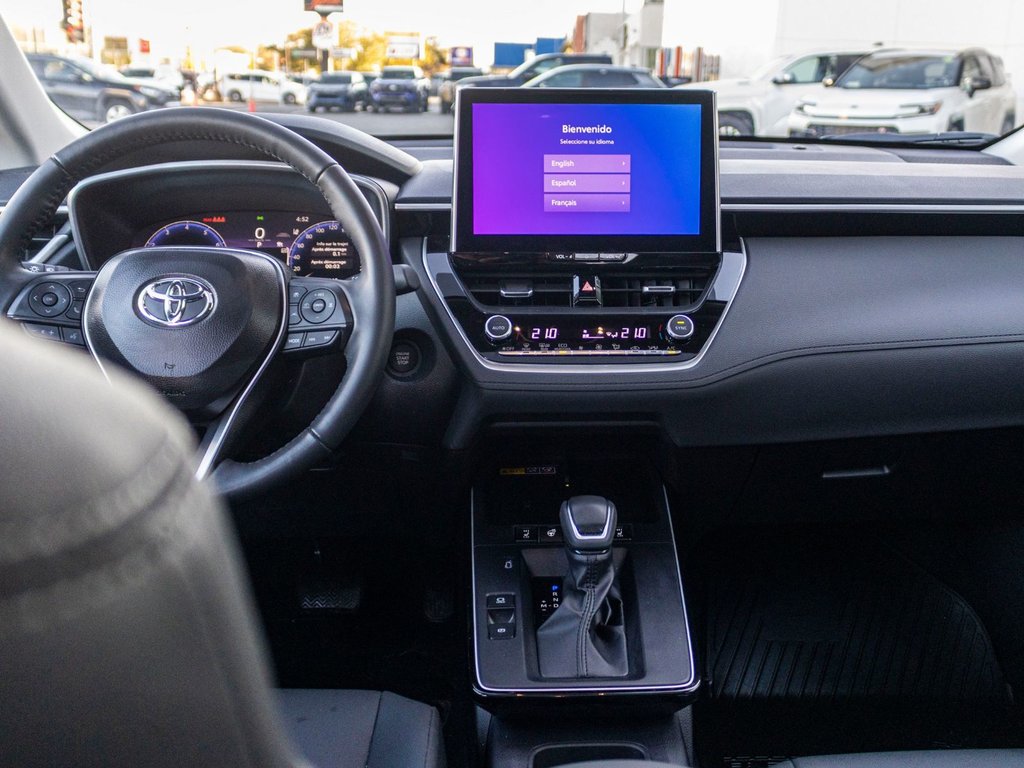 2026 Toyota Corolla Cross XLE AWD **JAMAIS ACCIDENTÉ+TOIT+CUIR+18PO** in Saint-Jérôme, Quebec - 21 - w1024h768px