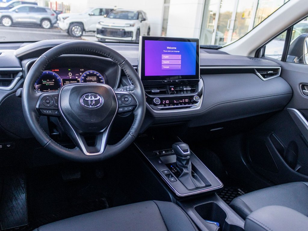 2026 Toyota Corolla Cross XLE AWD **JAMAIS ACCIDENTÉ+TOIT+CUIR+18PO** in Saint-Jérôme, Quebec - 6 - w1024h768px