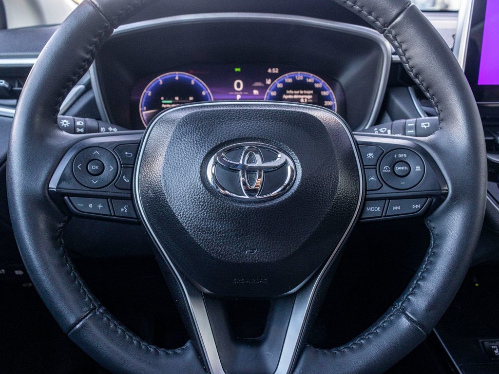 2026 Toyota Corolla Cross XLE AWD **JAMAIS ACCIDENTÉ+TOIT+CUIR+18PO** in Saint-Jérôme, Quebec - 9 - w1024h768px