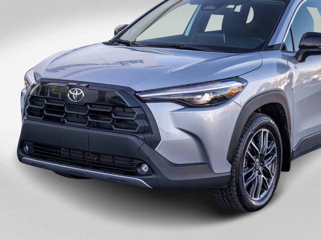 2026 Toyota Corolla Cross XLE AWD **JAMAIS ACCIDENTÉ+TOIT+CUIR+18PO** in Saint-Jérôme, Quebec - 32 - w1024h768px
