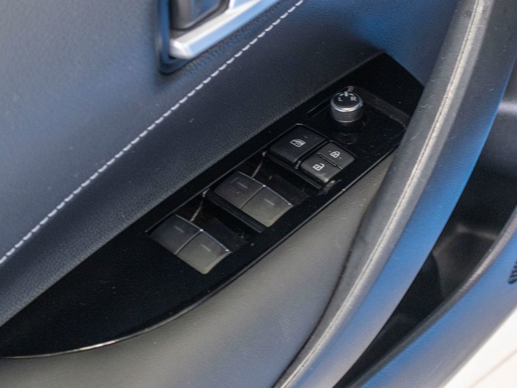 2019 Toyota Corolla Hatchback SE PLUS **JAMAIS ACCIDENTÉ** VOLANT CUIR in Saint-Jérôme, Quebec - 25 - w1024h768px