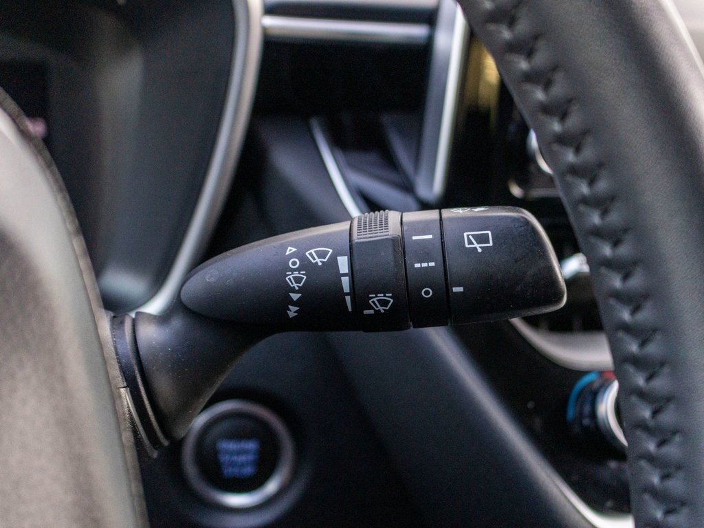 Toyota Corolla Hatchback  2021 à Charlemagne, Québec - 21 - w1024h768px