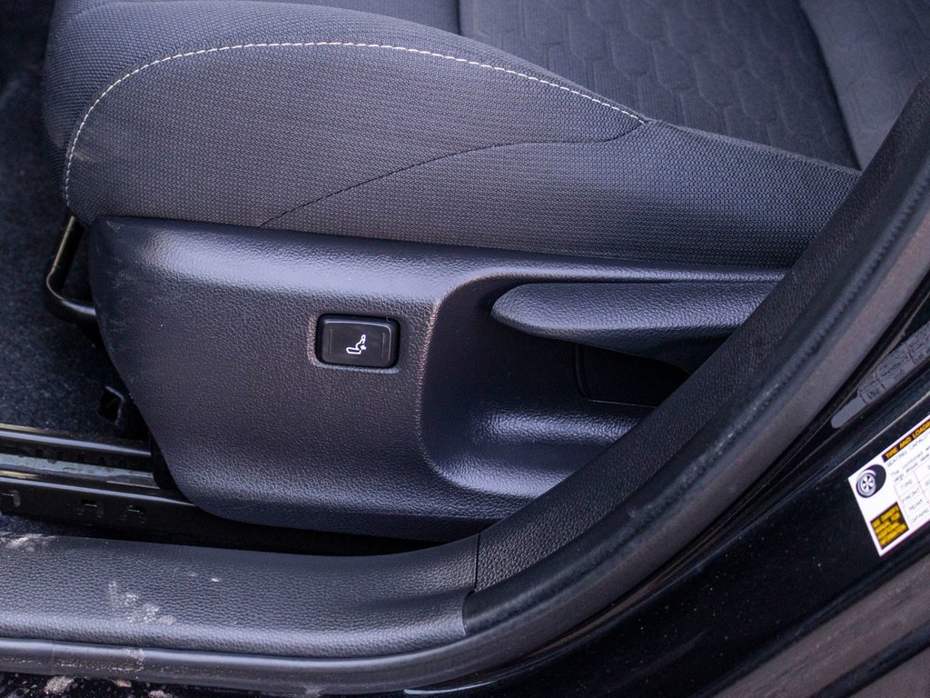 Toyota Corolla Hatchback  2021 à Charlemagne, Québec - 26 - w1024h768px