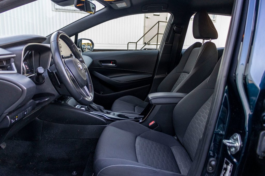 2022 Toyota Corolla Hatchback SE **JAMAIS ACCIDENTÉ+SIÈGES CHAUFFANTS+CAMÉRA** in Charlemagne, Quebec - 24 - w1024h768px
