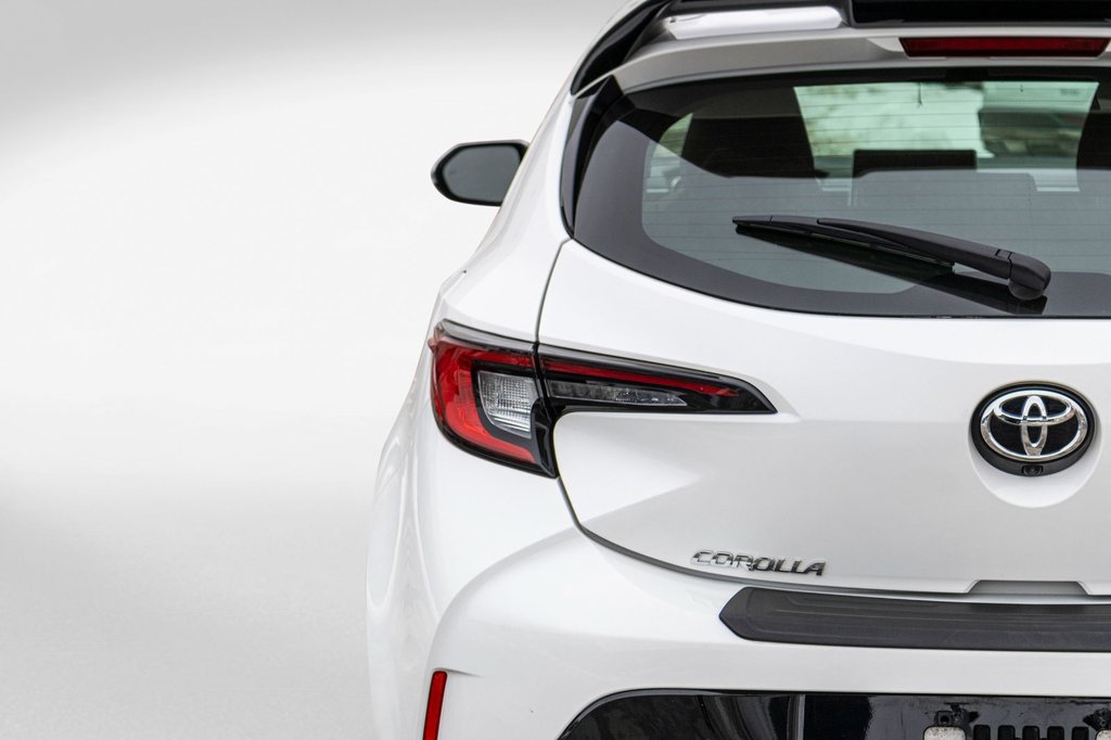 2023 Toyota Corolla Hatchback BLANC in Charlemagne, Quebec - 32 - w1024h768px