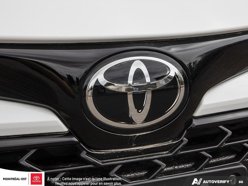 2026 Toyota Corolla Hatchback SE in Charlemagne, Quebec - 9 - w1024h768px