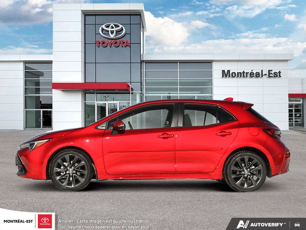 2026 Toyota Corolla Hatchback SE Upgrade in Charlemagne, Quebec - 3 - w1024h768px