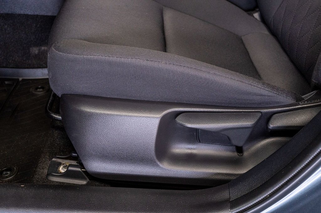 2023 Toyota COROLLA HYBRIDE LE CAMÉRA+CARPLAY+ANDROID AUTO in Charlemagne, Quebec - 20 - w1024h768px