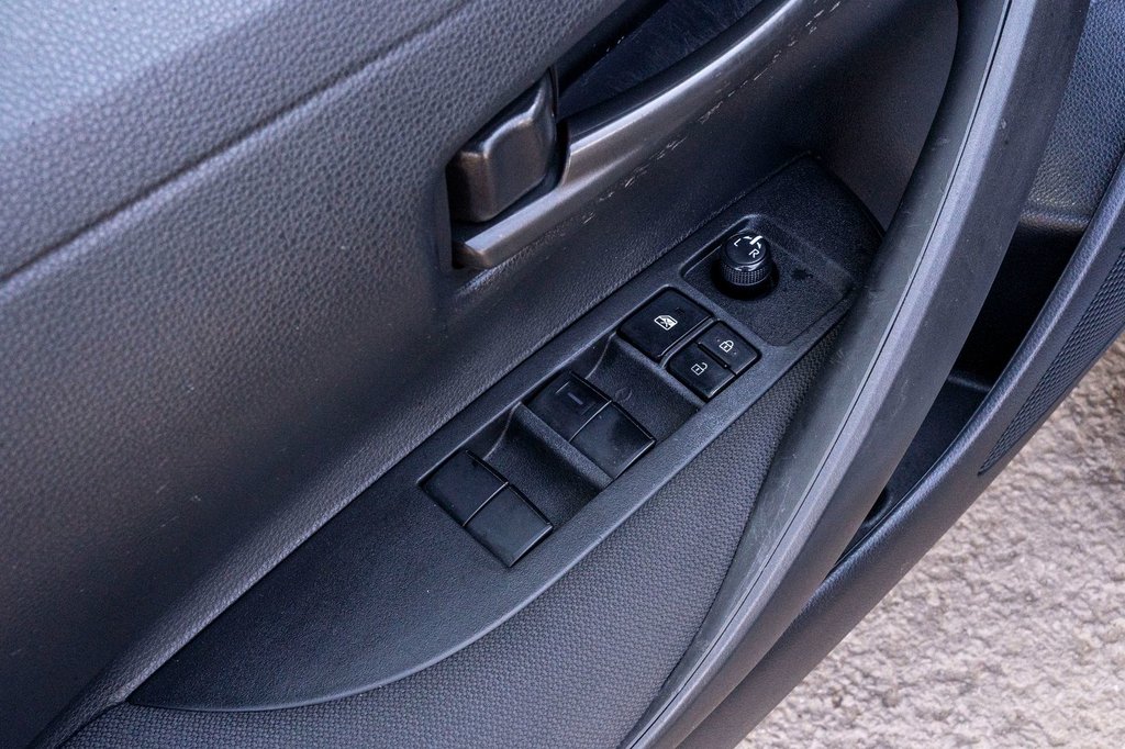 2024 Toyota COROLLA HYBRIDE LE **CAMÉRA+CARPLAY+ANDROID AUTO** in Charlemagne, Quebec - 21 - w1024h768px