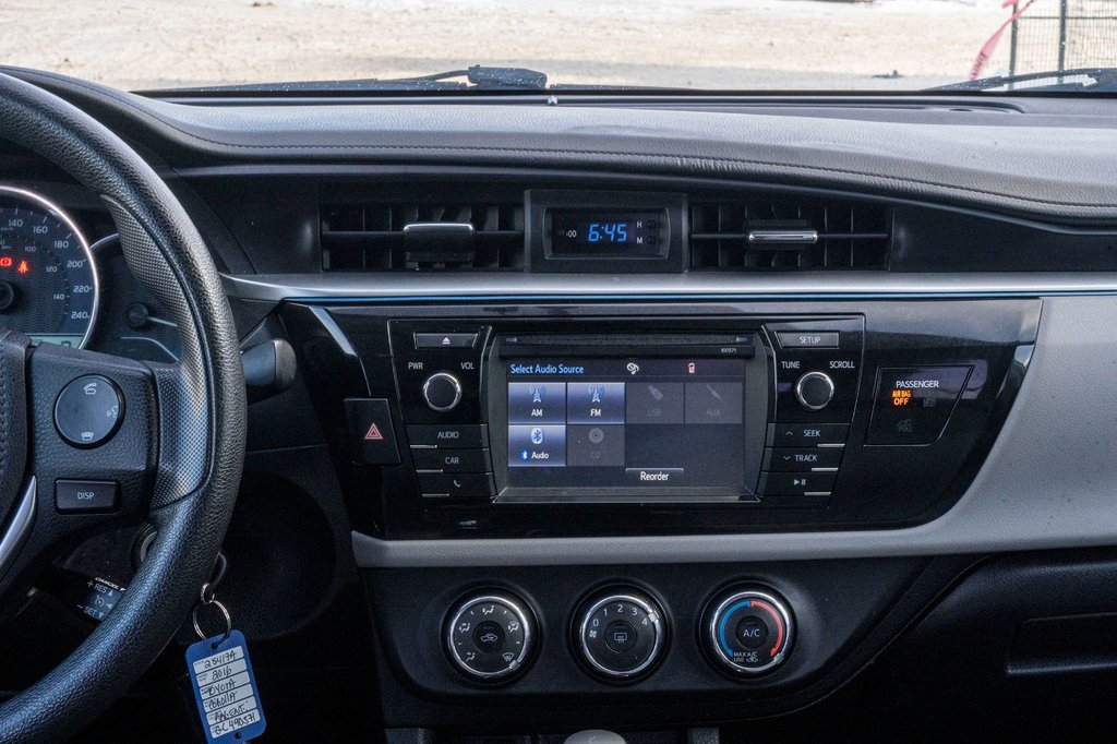 2016 Toyota Corolla LE **JAMAIS ACCIDENTÉ+SIÈGES CHAUFFANTS+CAMÉRA** in Saint-Jérôme, Quebec - 9 - w1024h768px