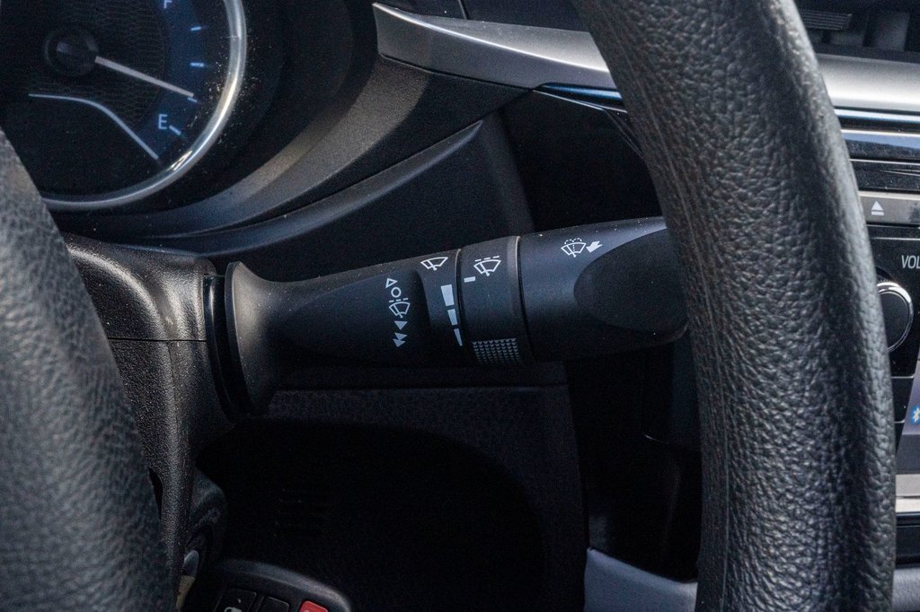 2016 Toyota Corolla LE **JAMAIS ACCIDENTÉ+SIÈGES CHAUFFANTS+CAMÉRA** in Saint-Jérôme, Quebec - 18 - w1024h768px