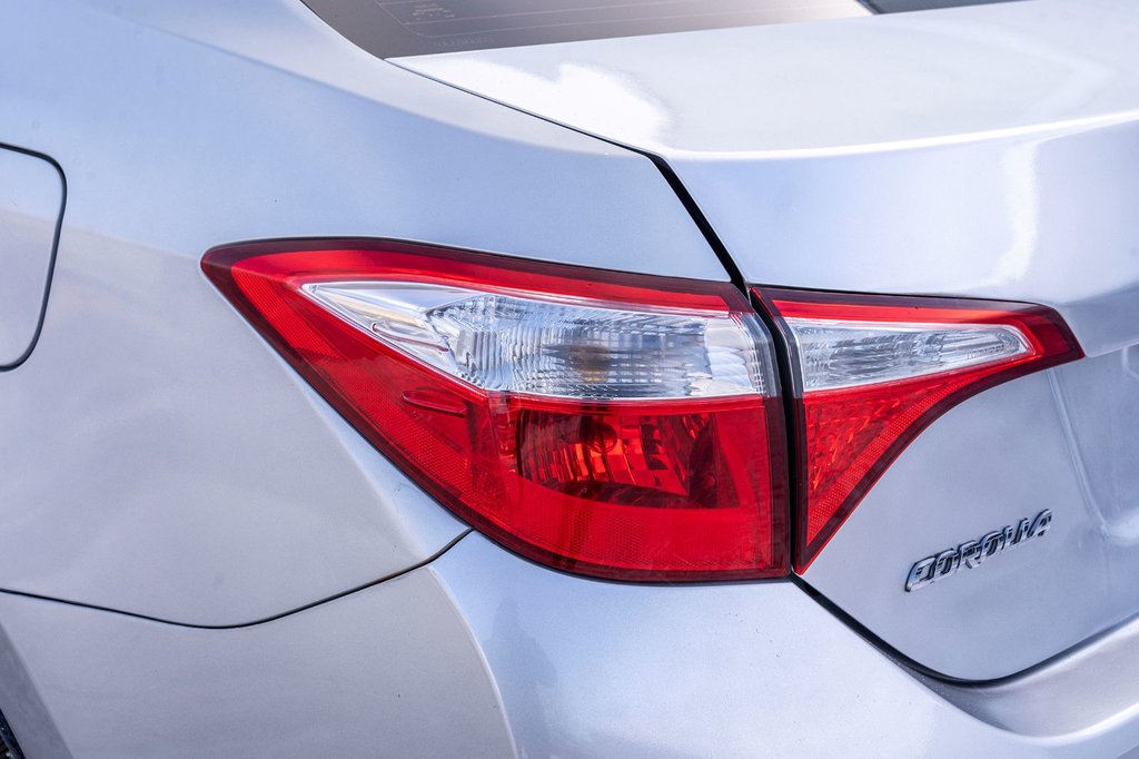 2016 Toyota Corolla LE **JAMAIS ACCIDENTÉ+SIÈGES CHAUFFANTS+CAMÉRA** in Saint-Jérôme, Quebec - 25 - w1024h768px