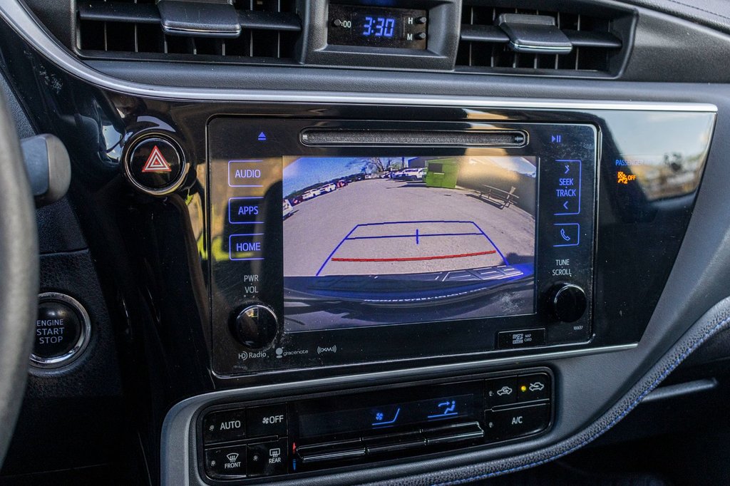 2018 Toyota Corolla XSE **CUIR+TOIT+MAG+SIÈGES ET VOLANT CHAUFFANTS** in Charlemagne, Quebec - 17 - w1024h768px