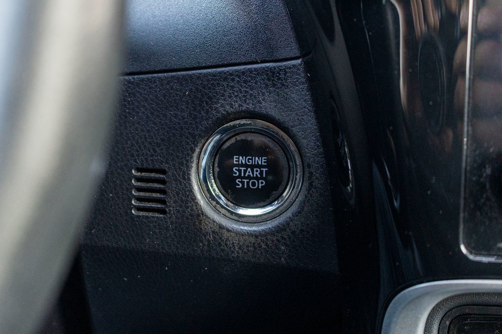 2018 Toyota Corolla XSE **CUIR+TOIT+MAG+SIÈGES ET VOLANT CHAUFFANTS** in Charlemagne, Quebec - 21 - w1024h768px