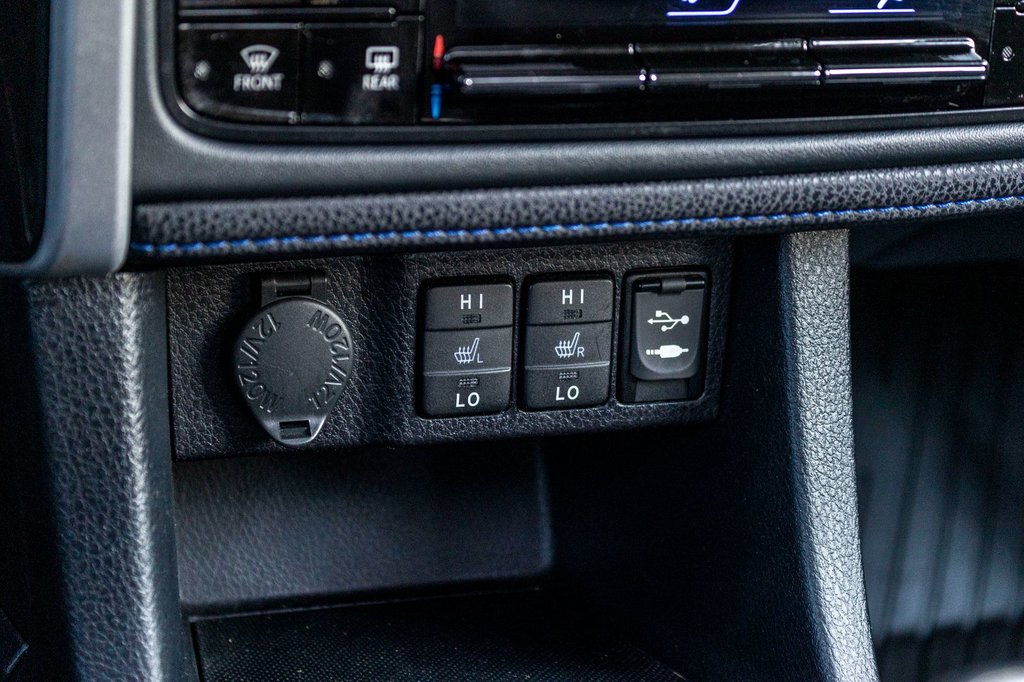 2018 Toyota Corolla XSE **CUIR+TOIT+MAG+SIÈGES ET VOLANT CHAUFFANTS** in Charlemagne, Quebec - 16 - w1024h768px