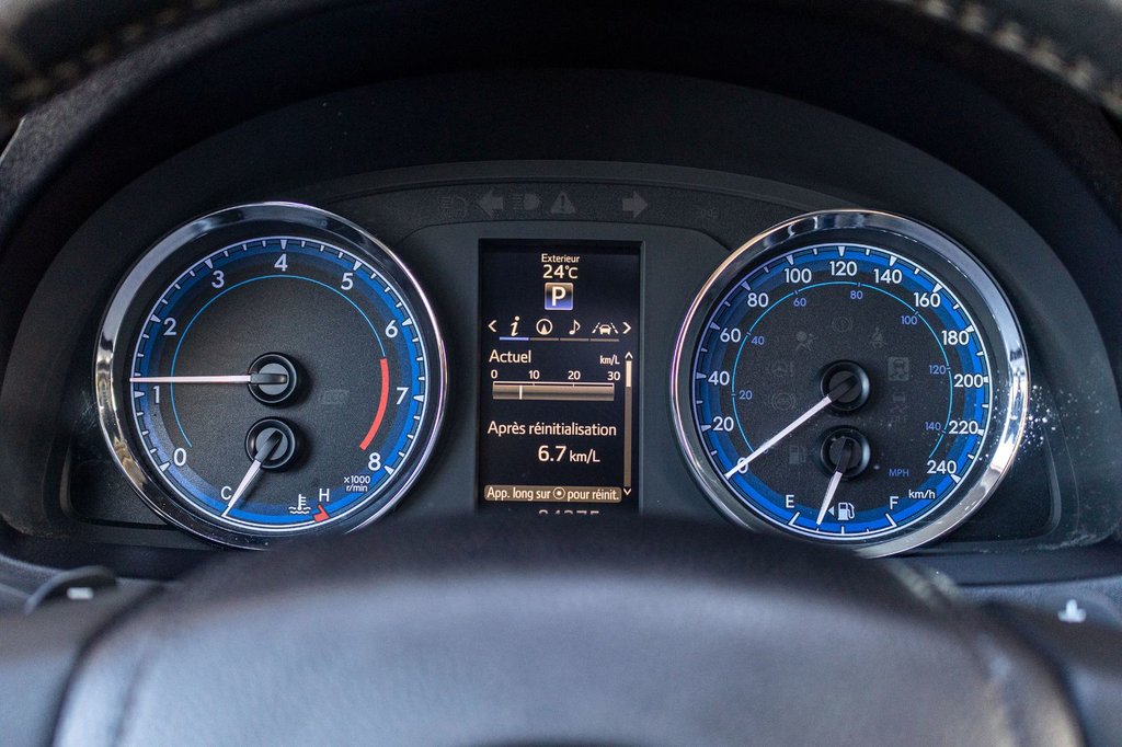 2018 Toyota Corolla XSE **CUIR+TOIT+MAG+SIÈGES ET VOLANT CHAUFFANTS** in Charlemagne, Quebec - 18 - w1024h768px
