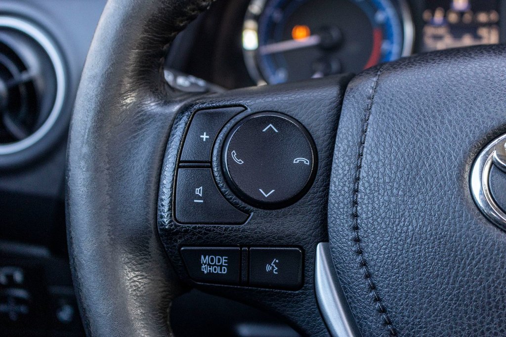 2018 Toyota Corolla XSE **CUIR+TOIT+MAG+SIÈGES ET VOLANT CHAUFFANTS** in Charlemagne, Quebec - 12 - w1024h768px
