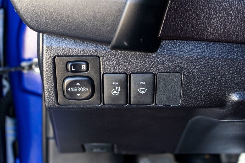 2018 Toyota Corolla XSE **CUIR+TOIT+MAG+SIÈGES ET VOLANT CHAUFFANTS** in Charlemagne, Quebec - 22 - w1024h768px
