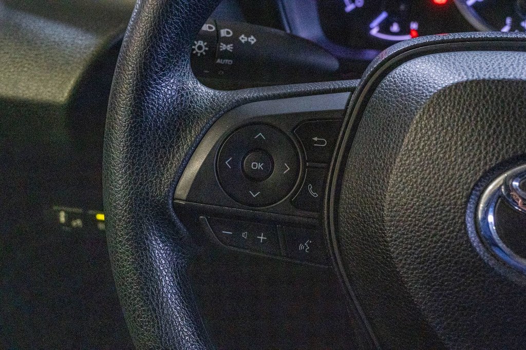 2020 Toyota Corolla LE **CAMÉRA+CARPLAY+SIÈGES CHAUFFANTS** in Charlemagne, Quebec - 11 - w1024h768px