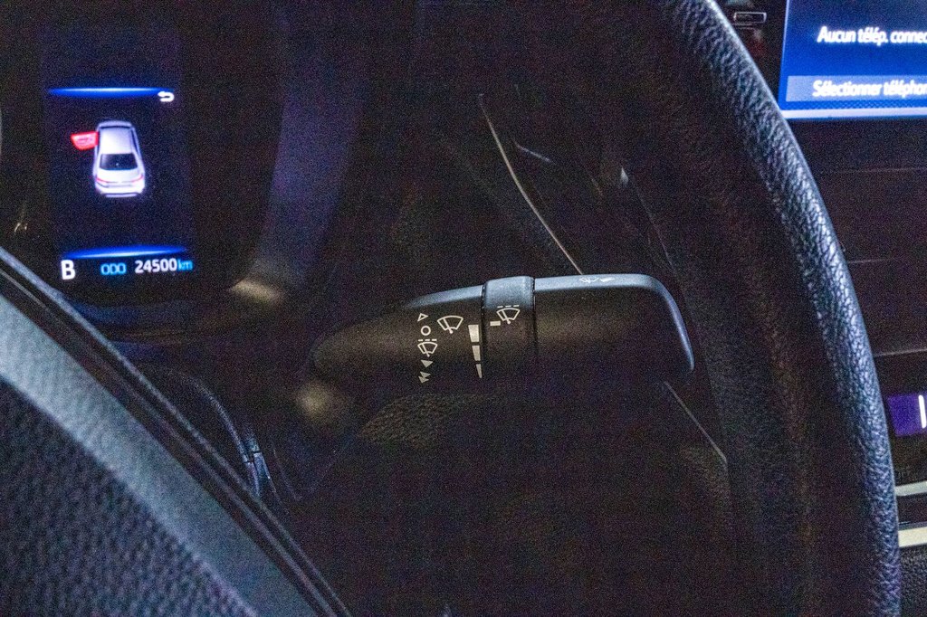 2020 Toyota Corolla LE **CAMÉRA+CARPLAY+SIÈGES CHAUFFANTS** in Charlemagne, Quebec - 17 - w1024h768px