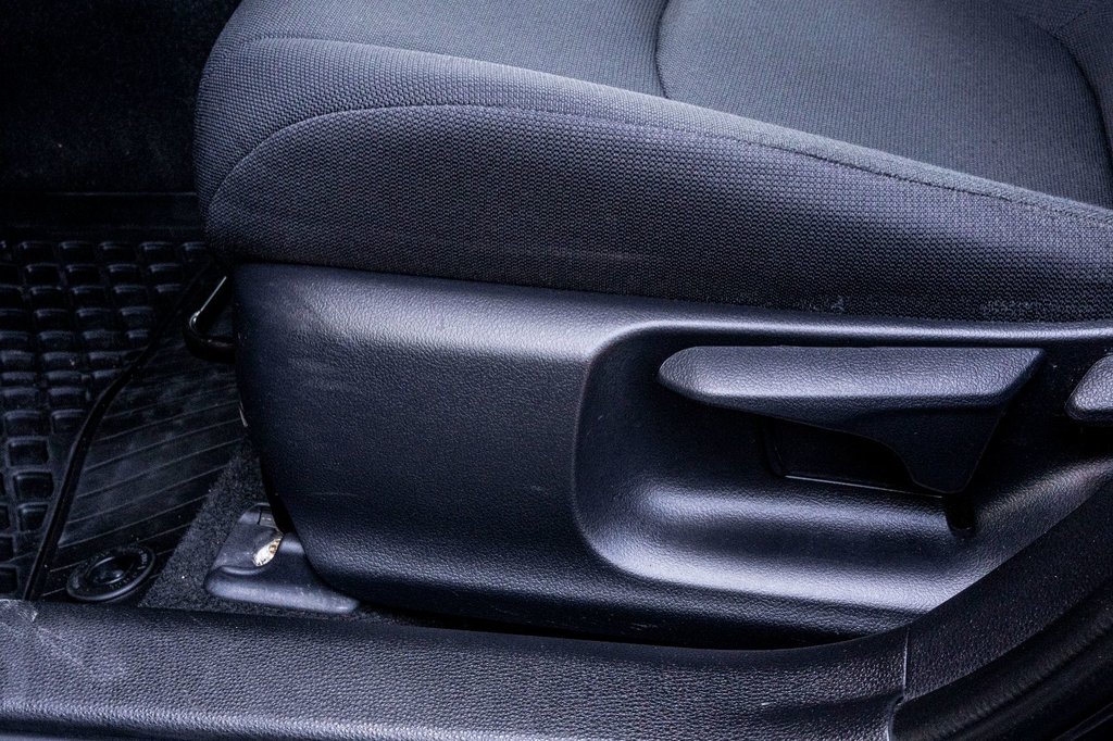 Toyota Corolla LE **CAMÉRA+CARPLAY+SIÈGES CHAUFFANTS** 2020 à Charlemagne, Québec - 21 - w1024h768px