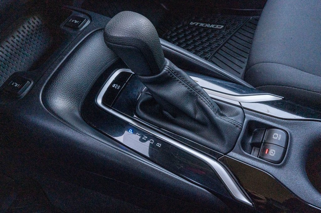 Toyota Corolla LE **CAMÉRA+CARPLAY+SIÈGES CHAUFFANTS** 2020 à Charlemagne, Québec - 14 - w1024h768px