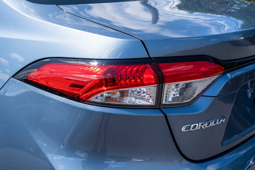2020 Toyota Corolla LE **CAMÉRA+CARPLAY+SIÈGES CHAUFFANTS** in Charlemagne, Quebec - 24 - w1024h768px