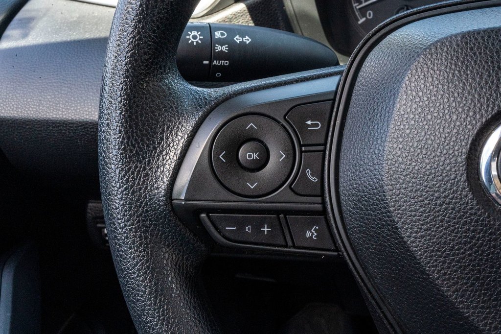 2020 Toyota Corolla LE **CAMÉRA+CARPLAY+SIÈGES CHAUFFANTS** in Charlemagne, Quebec - 9 - w1024h768px